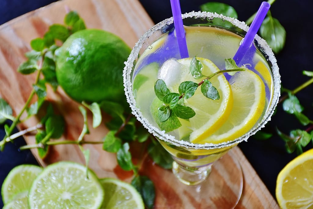 Why Apple Cider Vinegar And Lemon Juice Detox Drink Is The Ultimate Cleanse?