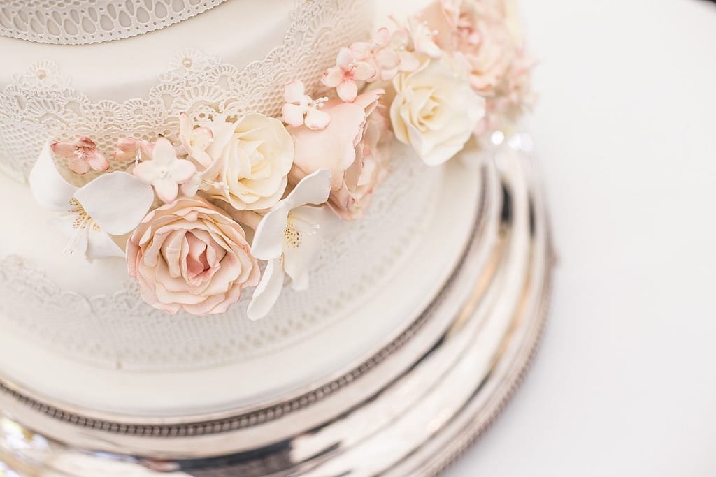 White Rosette Cake – A Must-Have Dessert For A Special Occasion