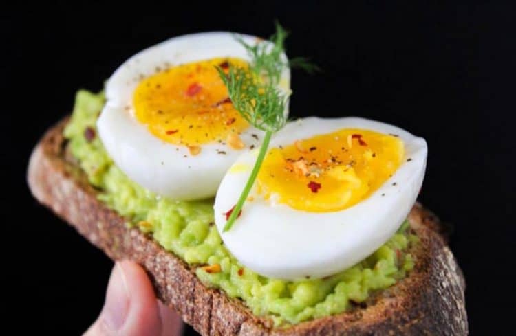8 Great Fat Burning Ways | Eating Eggs to Shed Your Extra Pounds